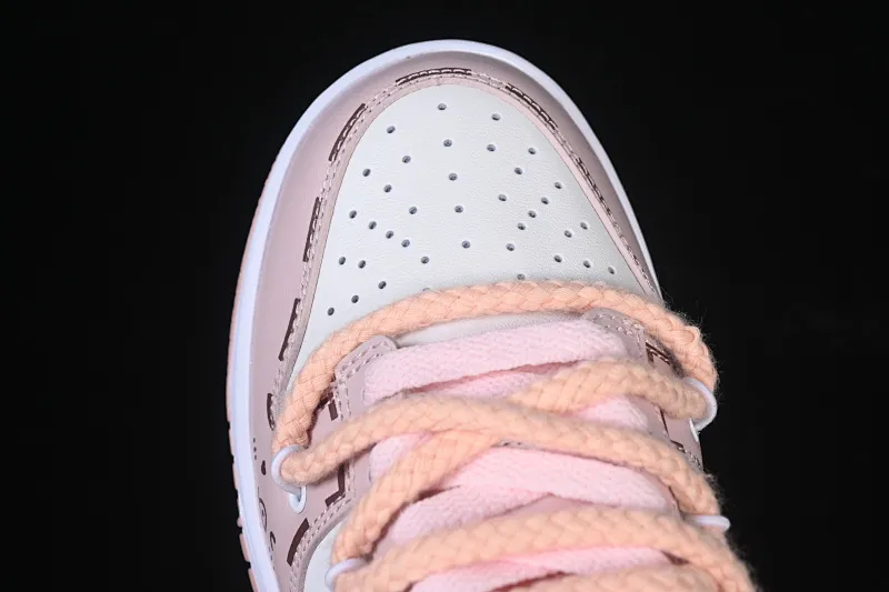 All categories Nk SB Dunk Series Nk SB Dunk Low High-end customized low-top sneakers Nike SB Dunk Low Valentine's Day pink straps low-top casual sneakers DO6485-600